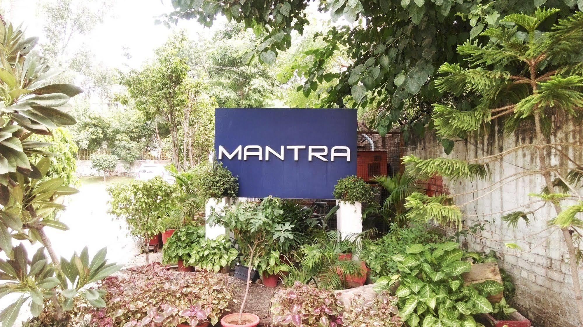 Mantra Amaltas Hotel New Delhi Exterior photo